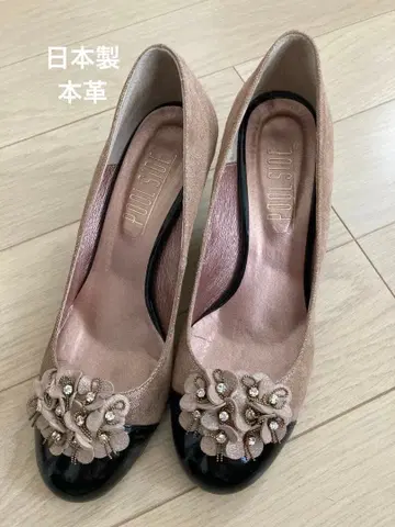 플라워 모티브 펌프스