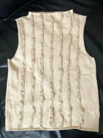 KRUZIA MAGLIA 캐시미어 슬리브리스 니트 아이보리