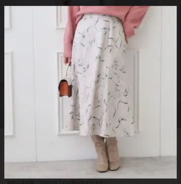 새상품 택 포함 쿠튀르 브로치 기모 코르 플라워 프린트 스커트 L