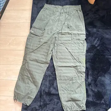 카고 팬츠 올리브색 복수 포켓