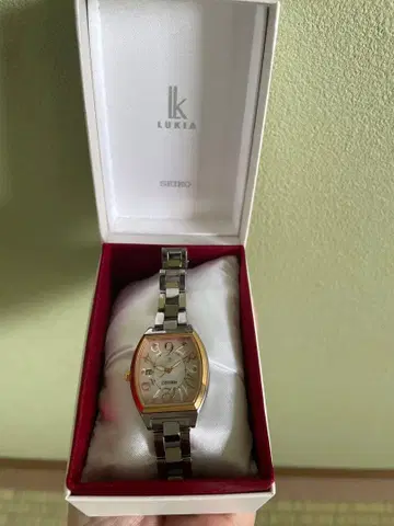 세이코 LUKIA 손목시계 실버/골드