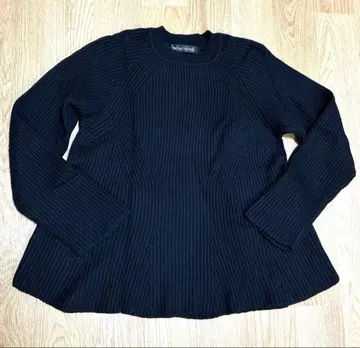 미즈이로 인드 플레어 니트 풀오버 블랙