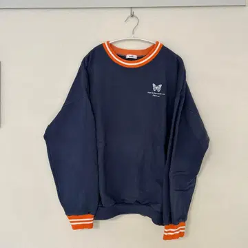 Perushu 버터플라이 자수 트레이닝복 네이비