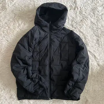 [컨디션 최상] 유니클로 퍼프 테크 후드티 블랙 유니클로 다운 XL