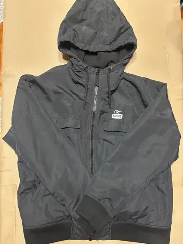 CHUMS 후드 부착 블랙 자켓