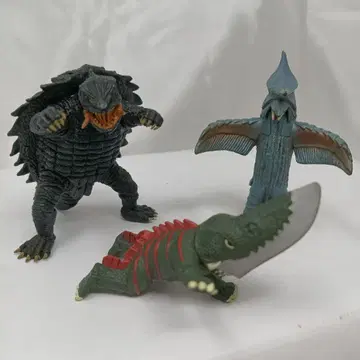 가메라 괴수 피규어 3개 묶음 판매