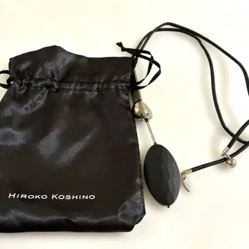 히로코 코시노 모던 펜던트 목걸이