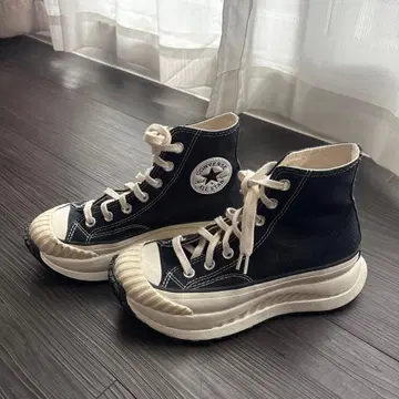 CONVERSE 블랙 통굽 하이컷 스니커즈