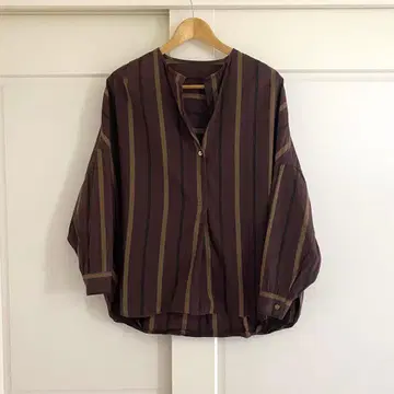 JOURNAL STANDARD 컬러 스트라이프 노카라 블라우스 브라운