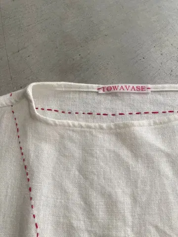 TOWAVASE (토와바스) 린넨 100% 핸드 스티치 블라우스 새상품급