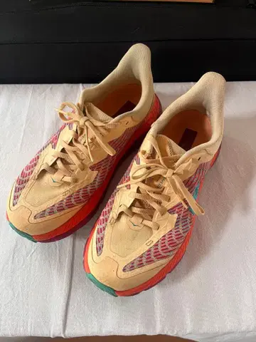 트레일 러닝화 HOKA 마파테 스피드 비브람 솔