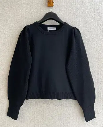 미사용 2024년 AW 서니 라벨 볼륨 슬리브 니트 풀오버