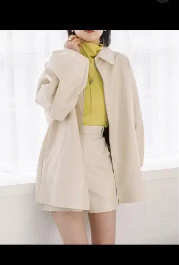 페이크 가죽 자켓 화이트 미스틱