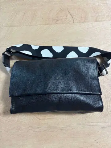 ear PAPILLONNER 숄더백