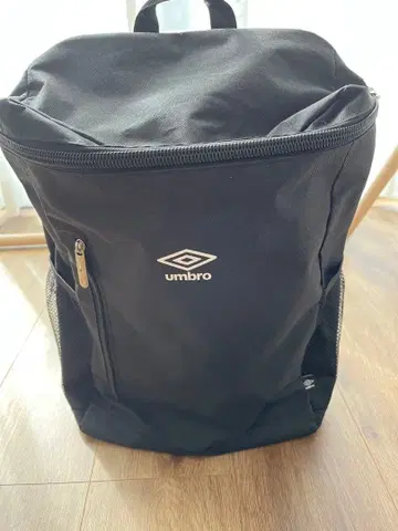 umbro 심플 백팩 블랙