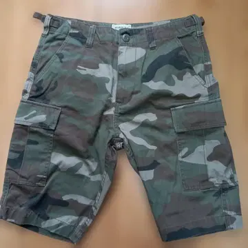 AVIREX 카모플라쥬 카고 팬츠 M 사이즈