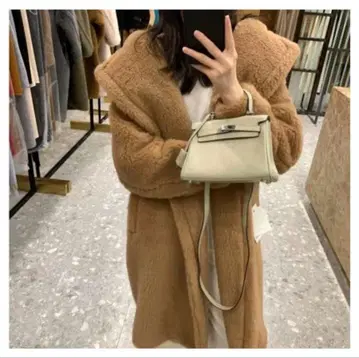 [ 미사용 새상품 ] 브라운 후드 부착 퍼 롱 코트