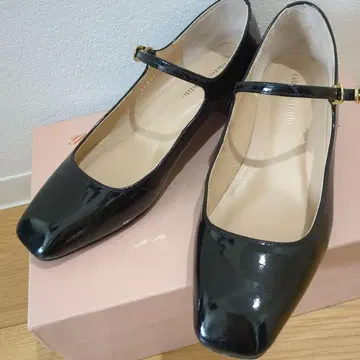 Odette e Odile 블랙 멜리 제인 로우힐 신발