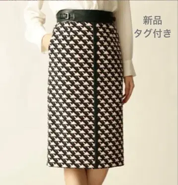 새상품 지오메트릭 프린트 스커트 PINKY&DIANNE