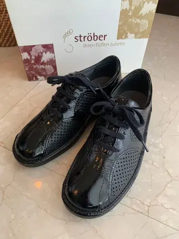 미사용 스트로버 블랙 워킹 신발 4.5