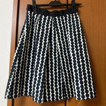 아나이 도트 무늬 미디 스커트