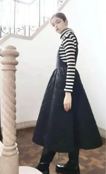 에피누 퀼팅 살로페트 원피스 블랙