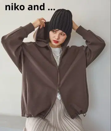 niko and - 라이트 종이상자 ZIP 후드티 브라운