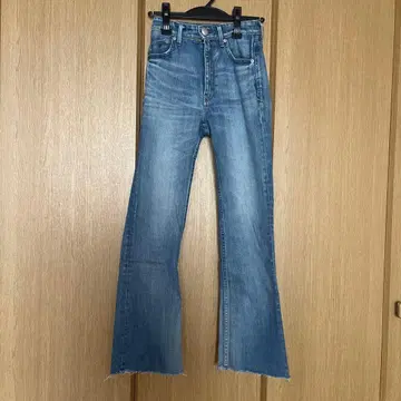 야누크 세미 플레어 데님 사이즈 23 SCB