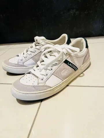 LACOSTE 스니커즈