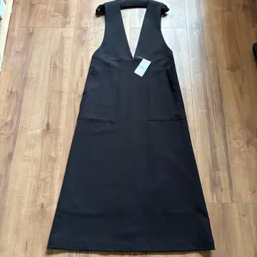 새상품 저널 스탠다드 V넥 빅 포켓 원피스