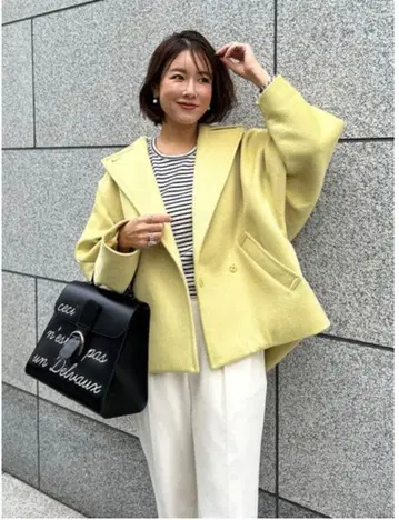 미라 오웬 돌먼 슬리브 코쿤 숏코트 라임 컬러