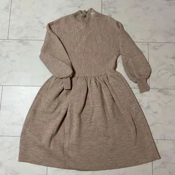 르네 베이지 니트 하이넥 A라인 원피스