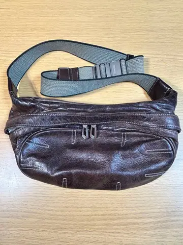 aniary 브라운 가죽 바디백