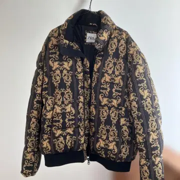 ZARA 다운 자켓 골드 장식 패턴