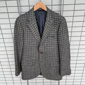 NEW YORKER의 러프한 호두 버튼 자켓