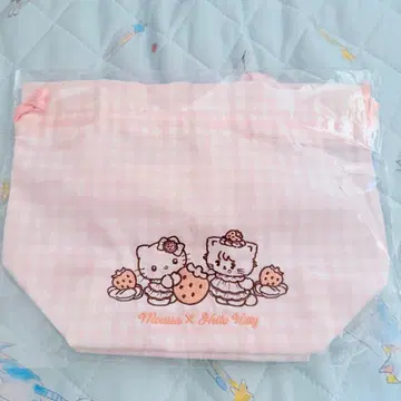 mikko 산리오 유라쿠초 팝업 키티 무스 런치 토트백