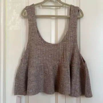 스튜디오 클립 7G 절개 플레어 니트 베스트 F 사이즈 새상품