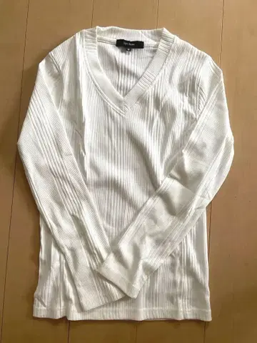 FULL GLOW 화이트 V넥 M