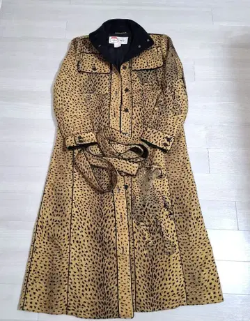 새상품급 이타리야 레오파드 무늬 롱 코트