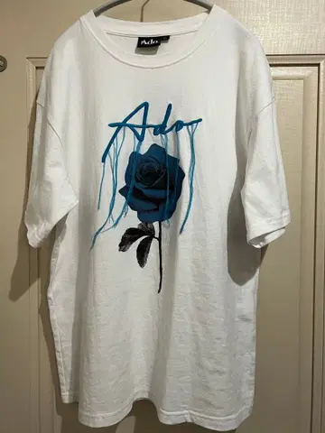 Ado 모나리자의 옆모습 파란 장미 T셔츠 XL