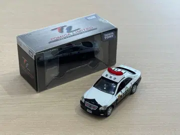 토미카 리미티드 토요타 크라운 패트롤카 제로 크라운