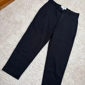 BANANA REPUBLIC TRAVELER CHINO 31
