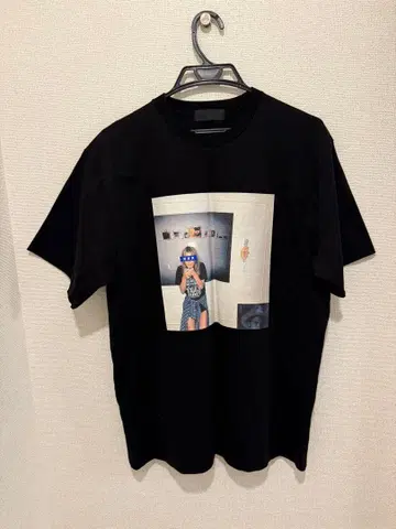 블랙 프린트 T셔츠