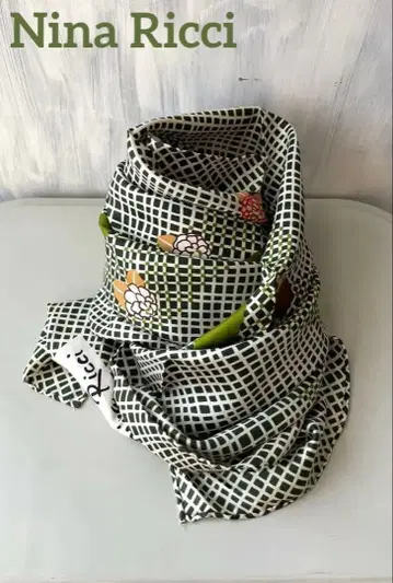 [니나리치] 격자 꽃무늬 스카프