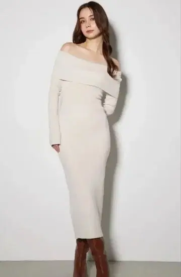 택 포함 새상품 rienda 리브 니트 오프숄더 타이트 원피스 베이지