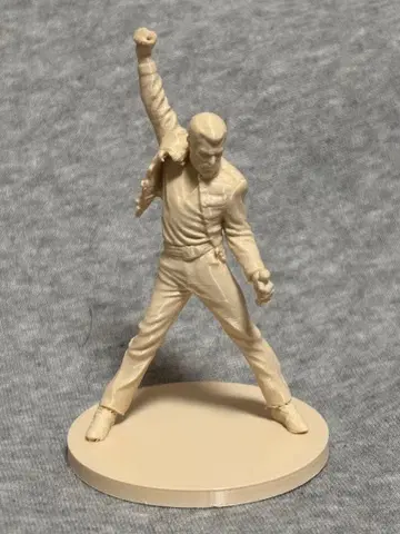 퀸 프레디 머큐리 피규어 10cm