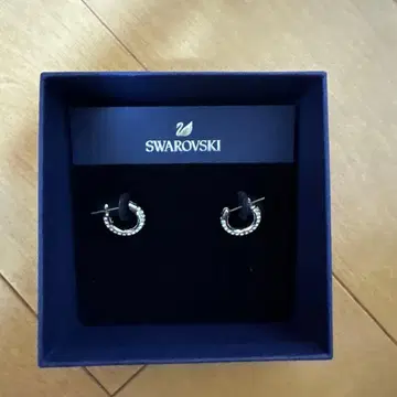 Swarovski 실버 후프 귀걸이