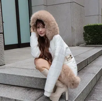 랜디 화이트 다운 자켓 퍼 후드