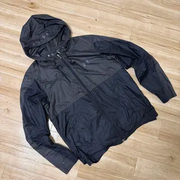 [ 팔로우de오네비키 ] Under Armour 나일론 자켓 M 블랙