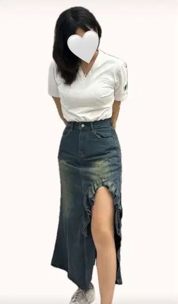 다크 데님 프릴 슬릿 타이트 스커트